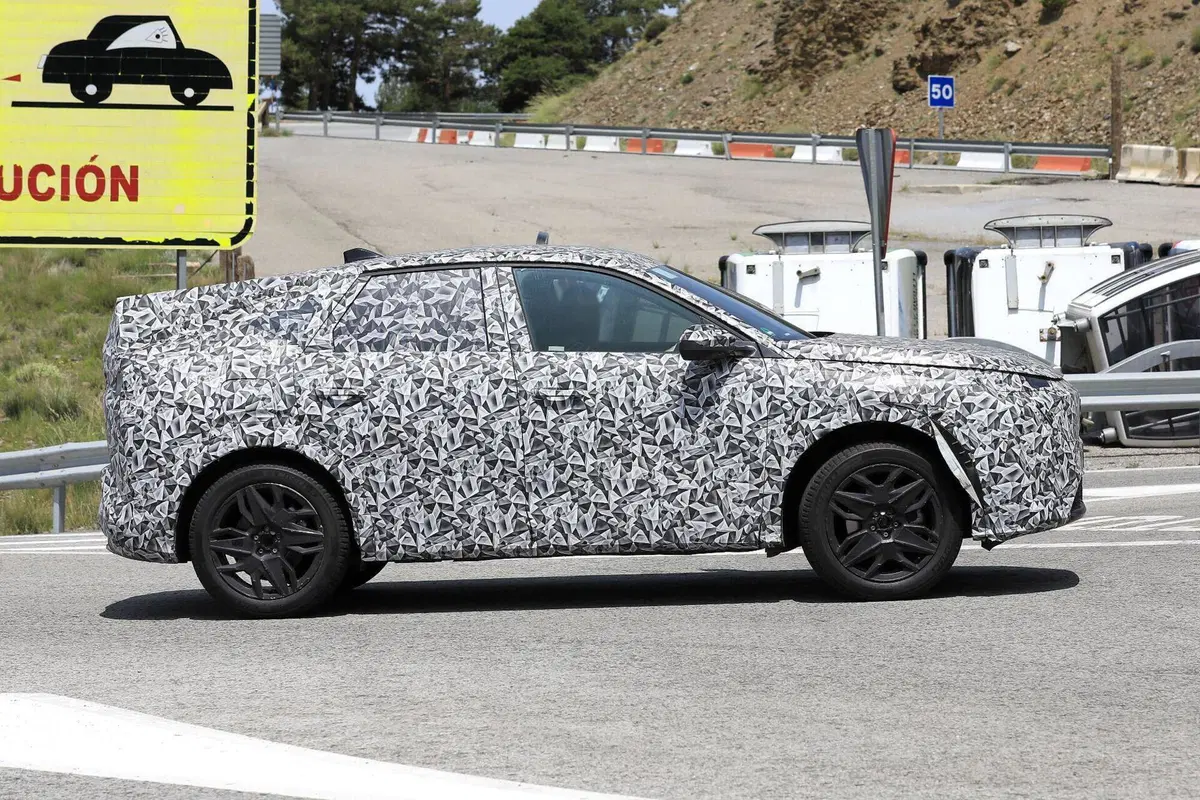 Nuova Peugeot 3008 in arrivo, eccola in collaudo [FOTO SPIA] (21)