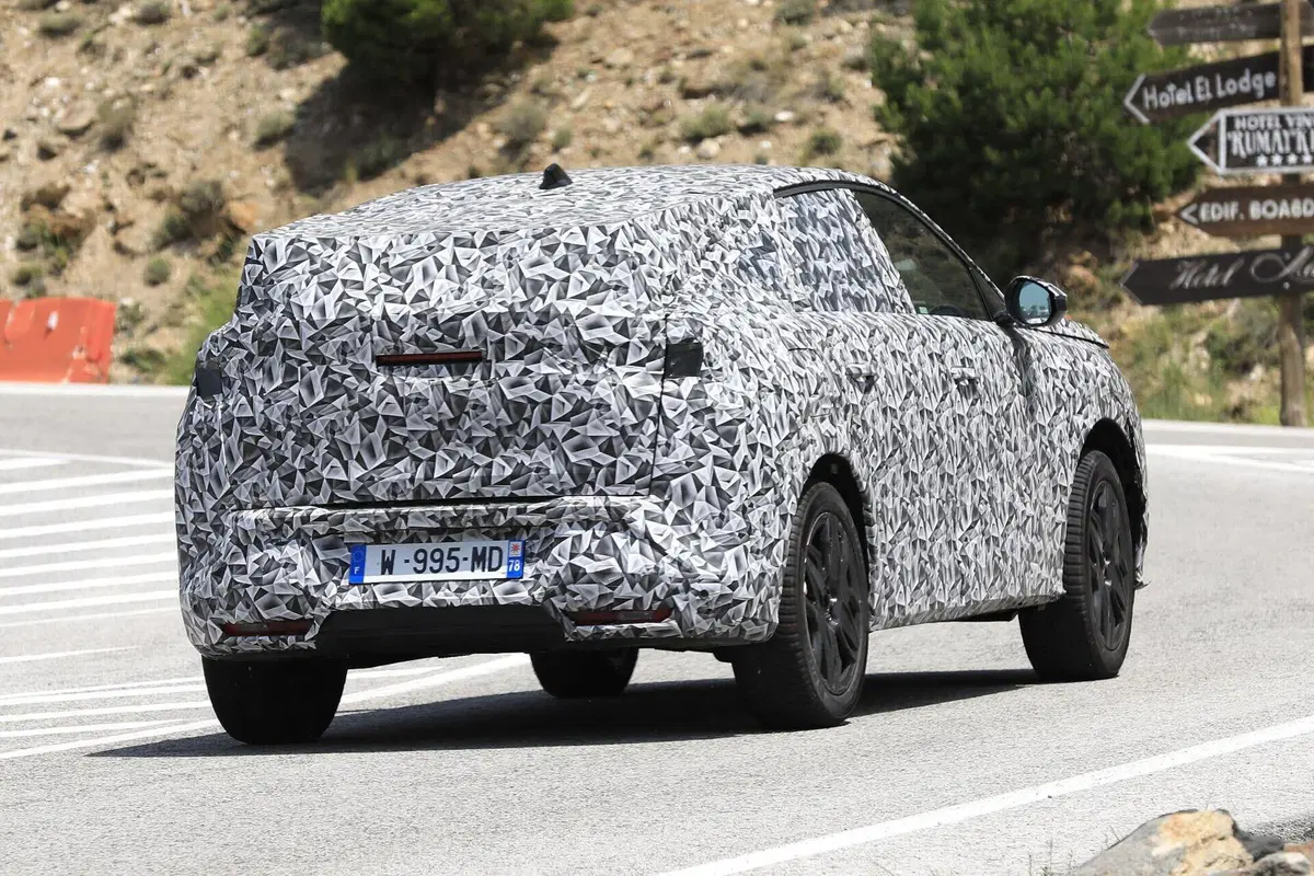 Nuova Peugeot 3008 in arrivo, eccola in collaudo [FOTO SPIA] (25)