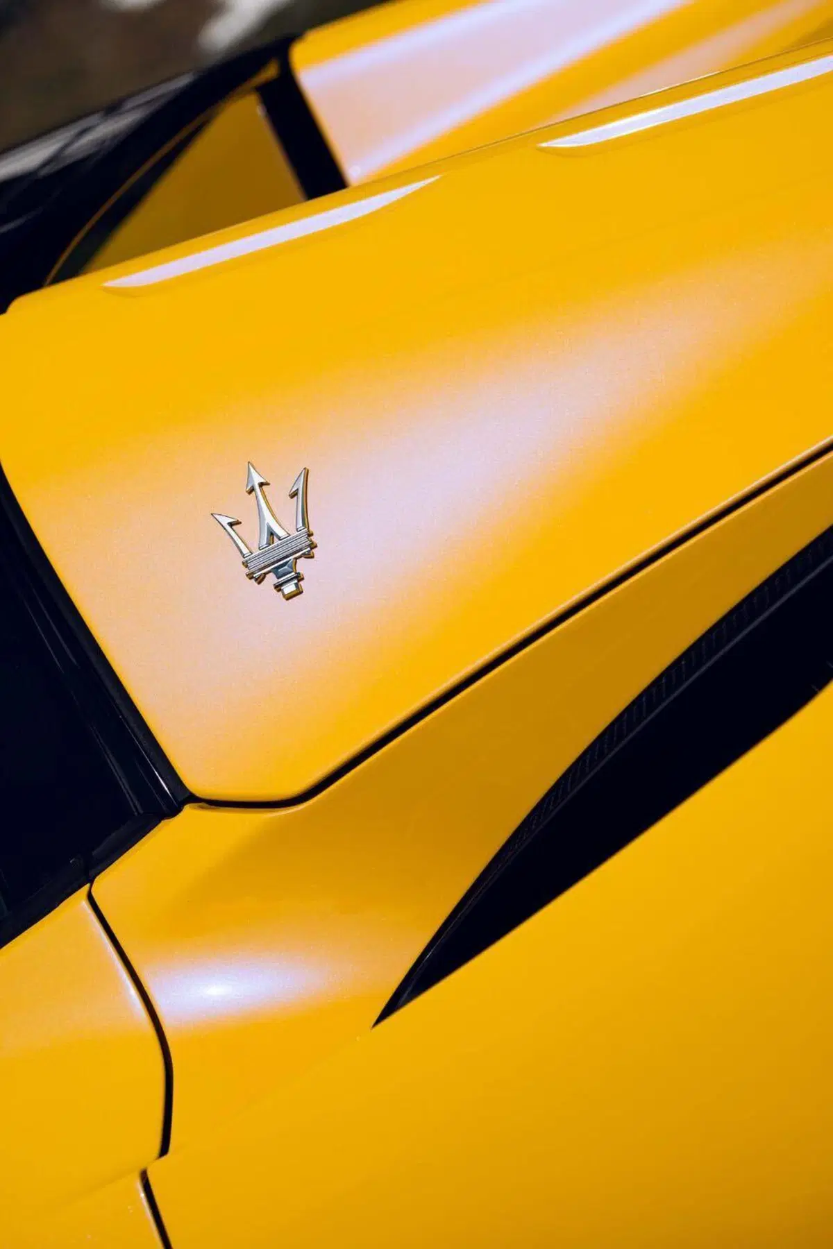 La storia della strada più bella d'Italia | Il Gran San Bernardo con Maserati MC20 [Video] (8)