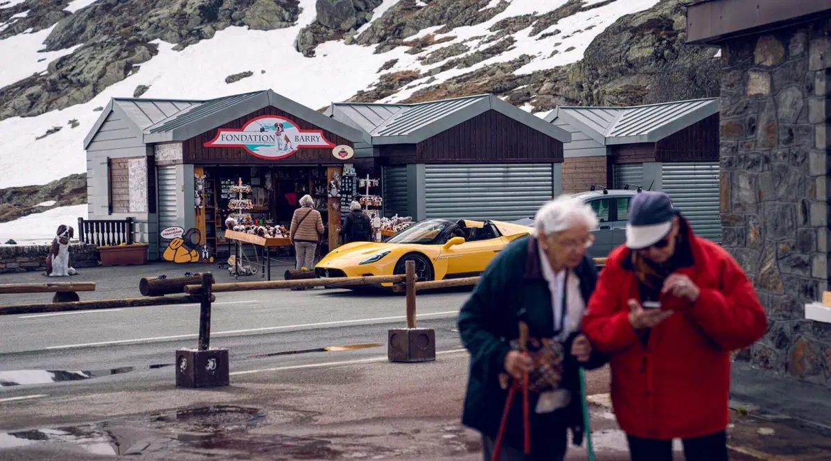 La storia della strada più bella d'Italia | Il Gran San Bernardo con Maserati MC20 [Video] (11)