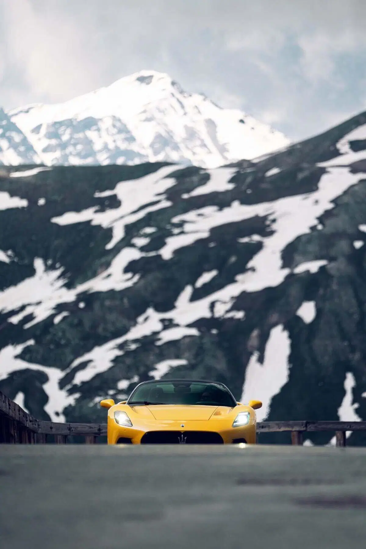 La storia della strada più bella d'Italia | Il Gran San Bernardo con Maserati MC20 [Video] (25)