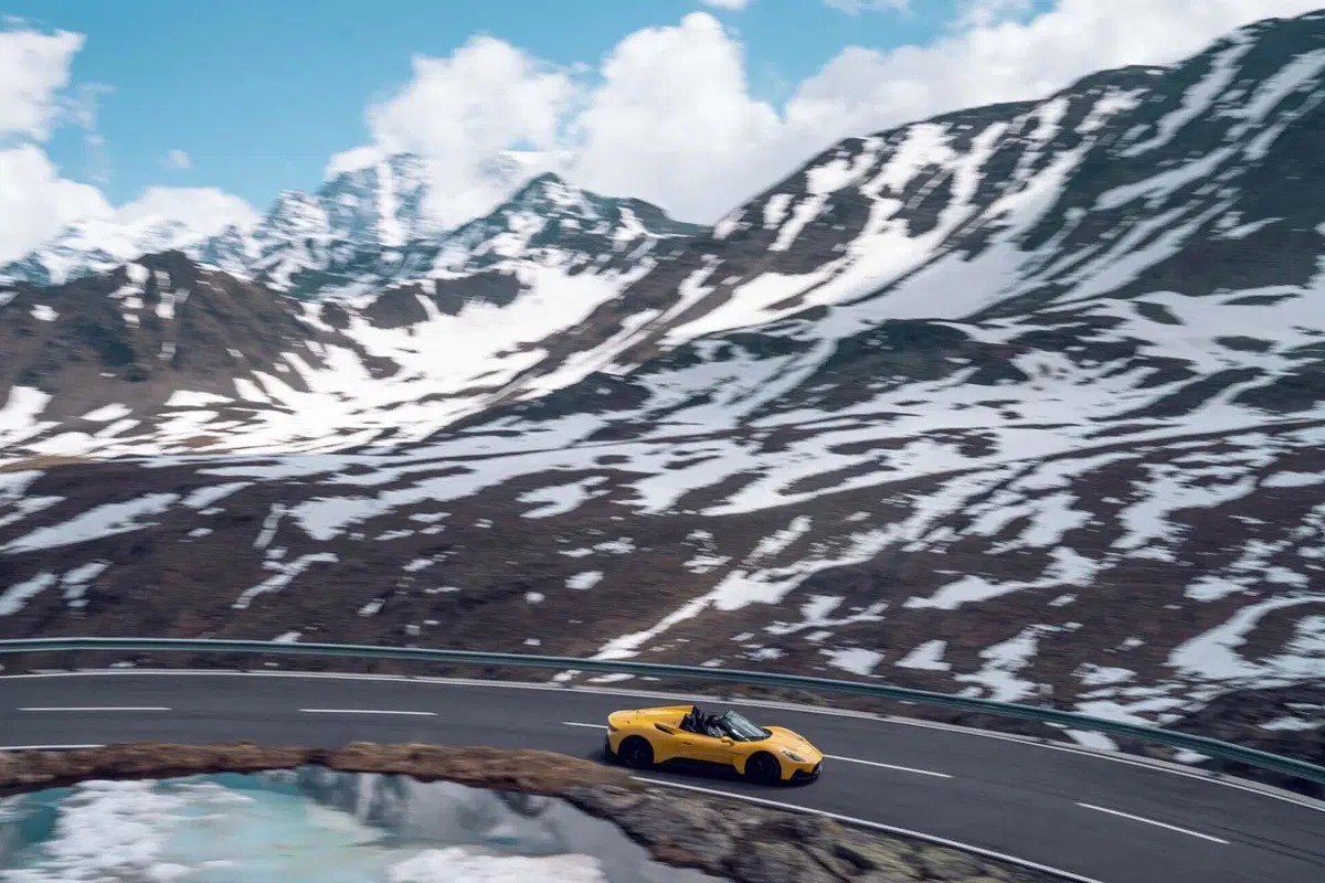 La storia della strada più bella d'Italia | Il Gran San Bernardo con Maserati MC20 [Video] (30)