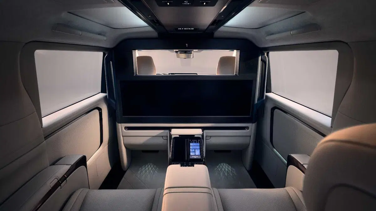 Lexus LM: lusso alla grande (in tutti i sensi) (11)