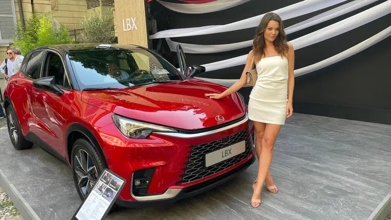 Lexus LBX: reveal a Milano, i prezzi e l'arrivo in Italia