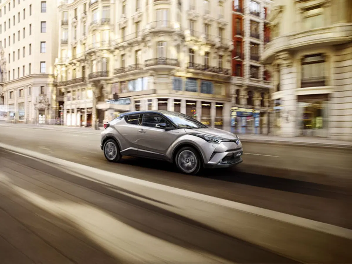 Toyota C-HR Hybrid: svelati nuovi dettagli