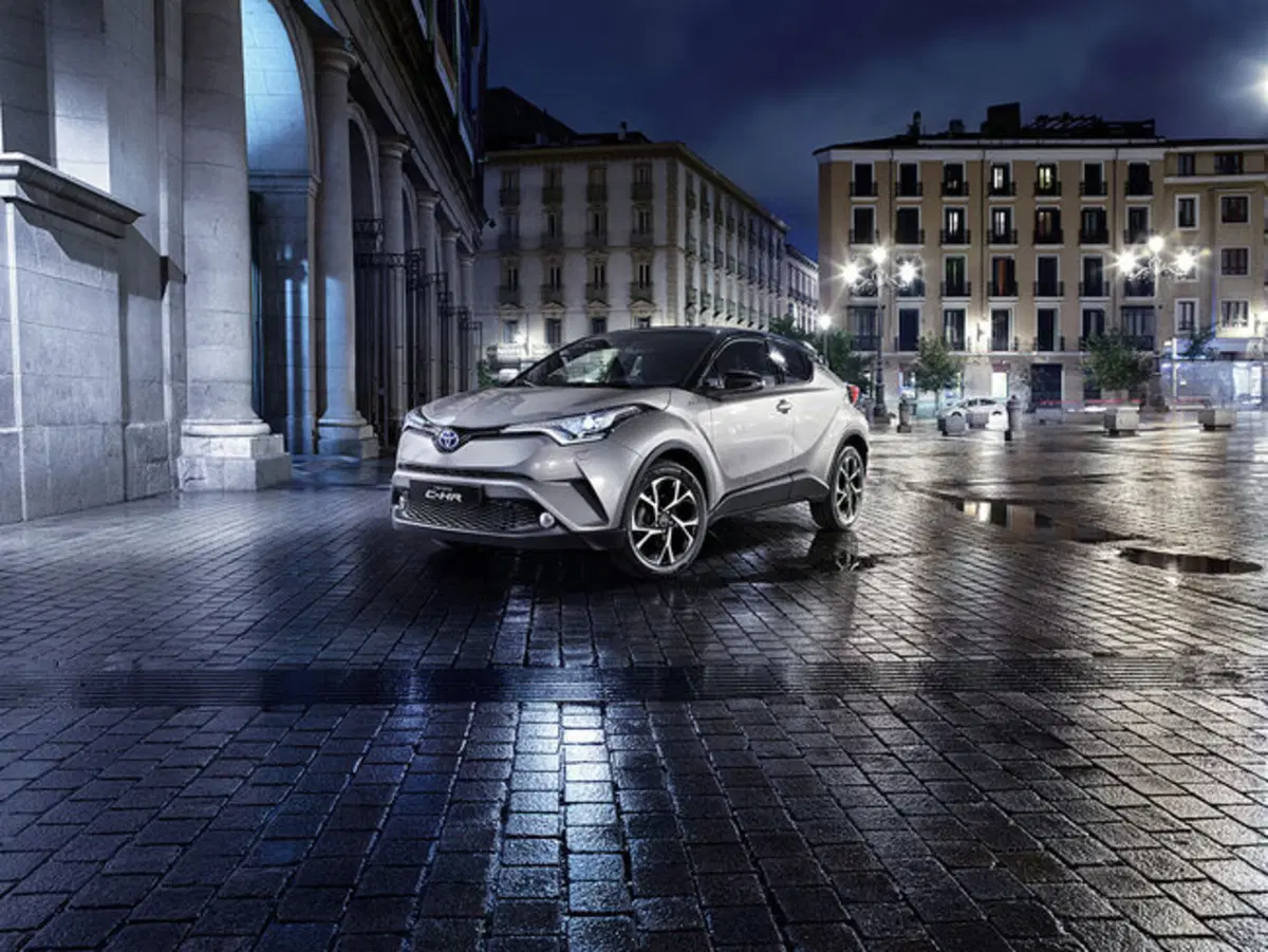 Toyota C-HR Hybrid: svelati nuovi dettagli (5)