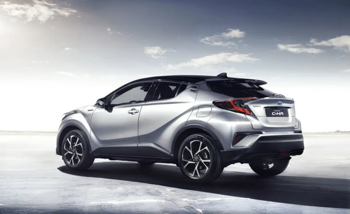 Toyota C-HR Hybrid: svelati nuovi dettagli (9)
