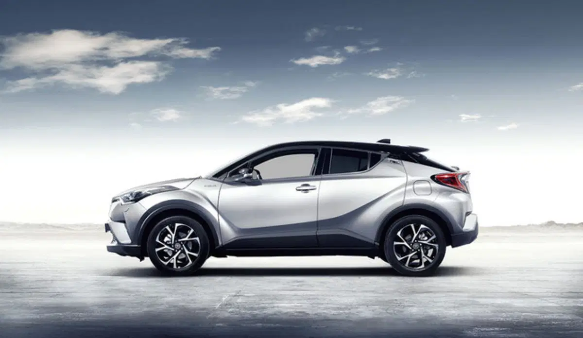 Toyota C-HR Hybrid: svelati nuovi dettagli (11)