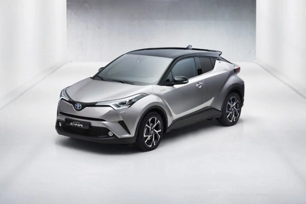 Toyota C-HR Hybrid: svelati nuovi dettagli (13)