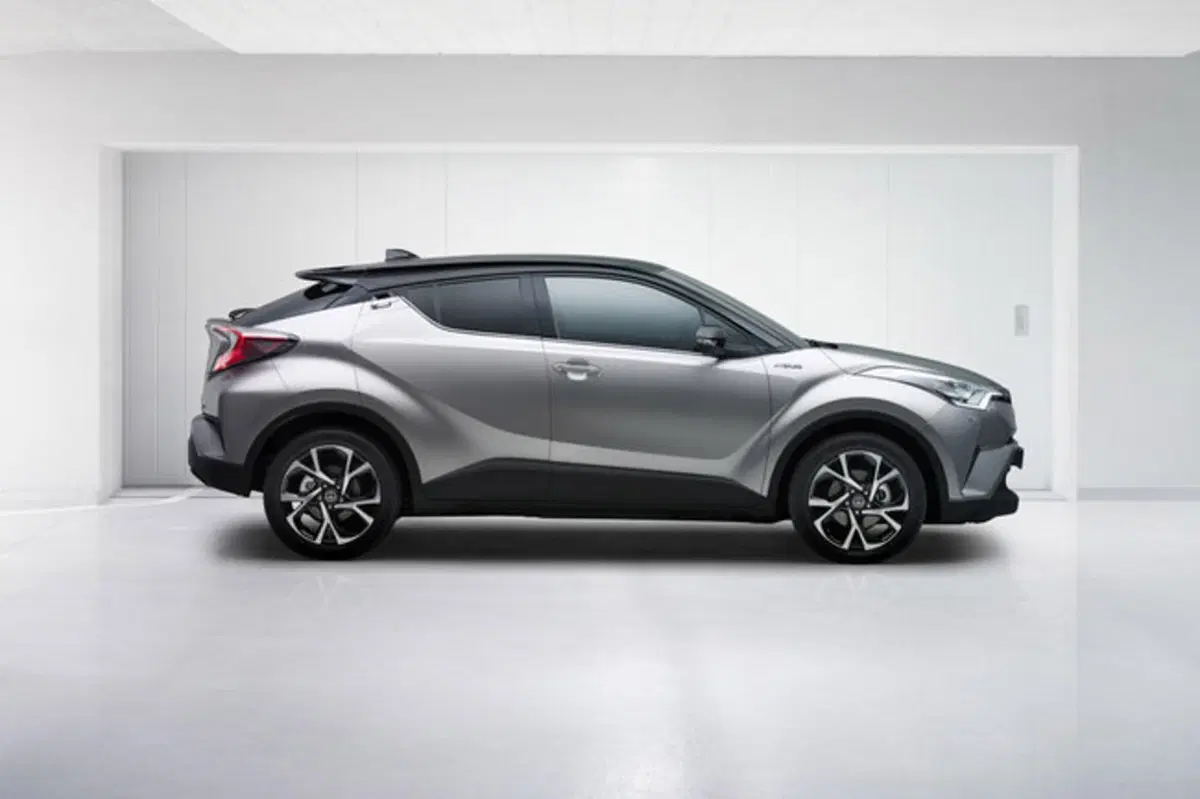 Toyota C-HR Hybrid: svelati nuovi dettagli (15)