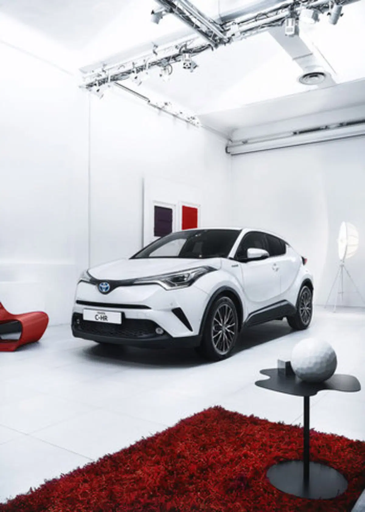 Toyota C-HR Hybrid: svelati nuovi dettagli (26)