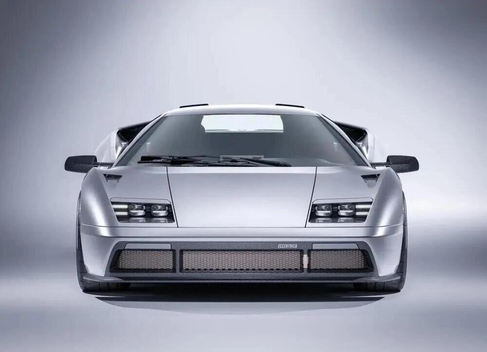 La vista frontale della Lamborghini Diablo Eccentrica Cars