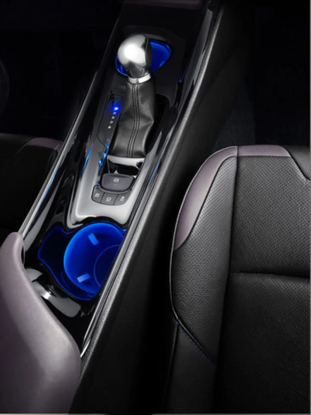 Toyota C-HR Hybrid: svelati nuovi dettagli (39)