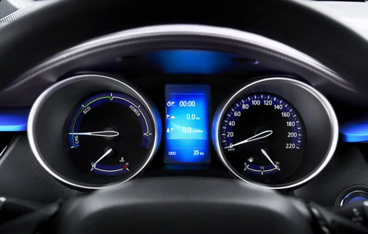 Toyota C-HR Hybrid: svelati nuovi dettagli (43)