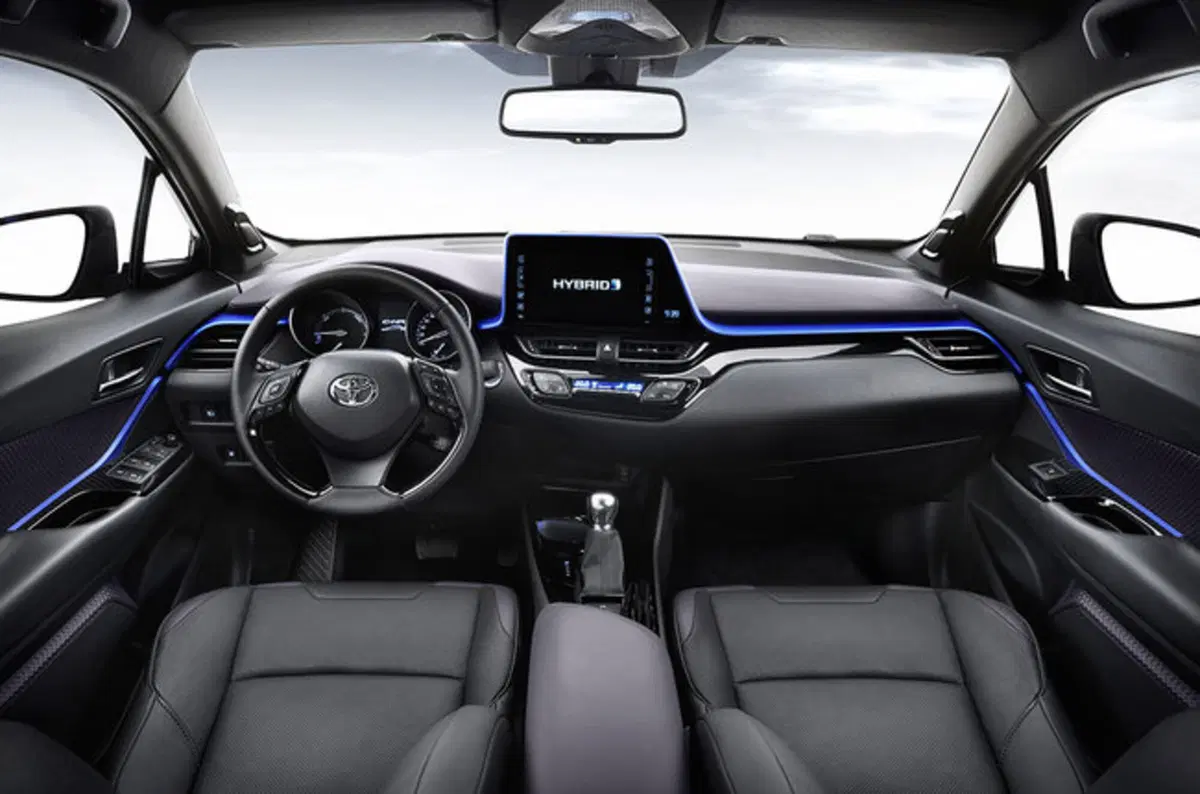 Toyota C-HR Hybrid: svelati nuovi dettagli (48)