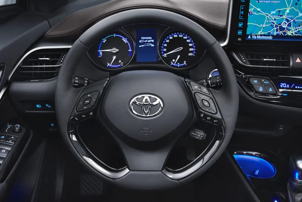 Toyota C-HR Hybrid: svelati nuovi dettagli (50)