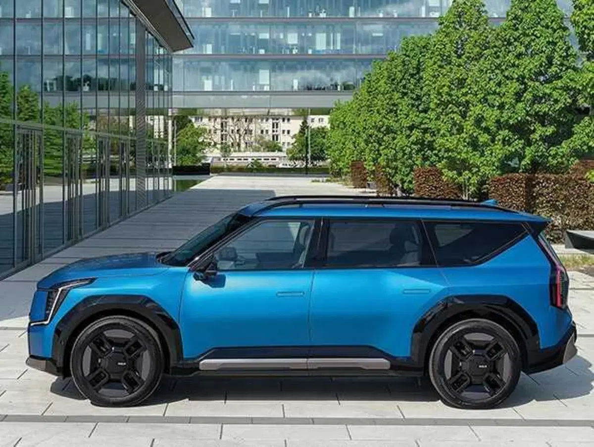 Kia EV9 elettrica al debutto italiano: prezzi e caratteristiche tecniche 