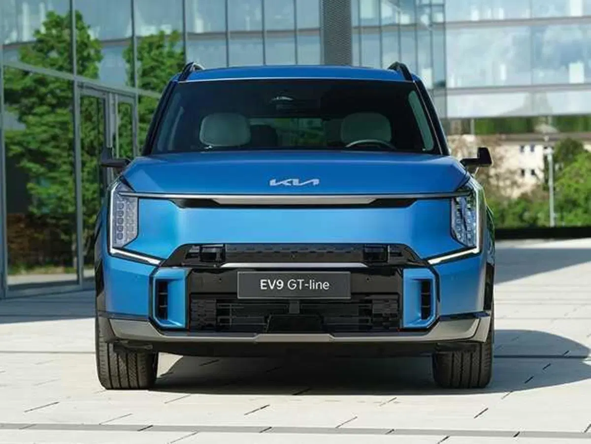 Kia EV9 elettrica al debutto italiano: prezzi e caratteristiche tecniche  (2)