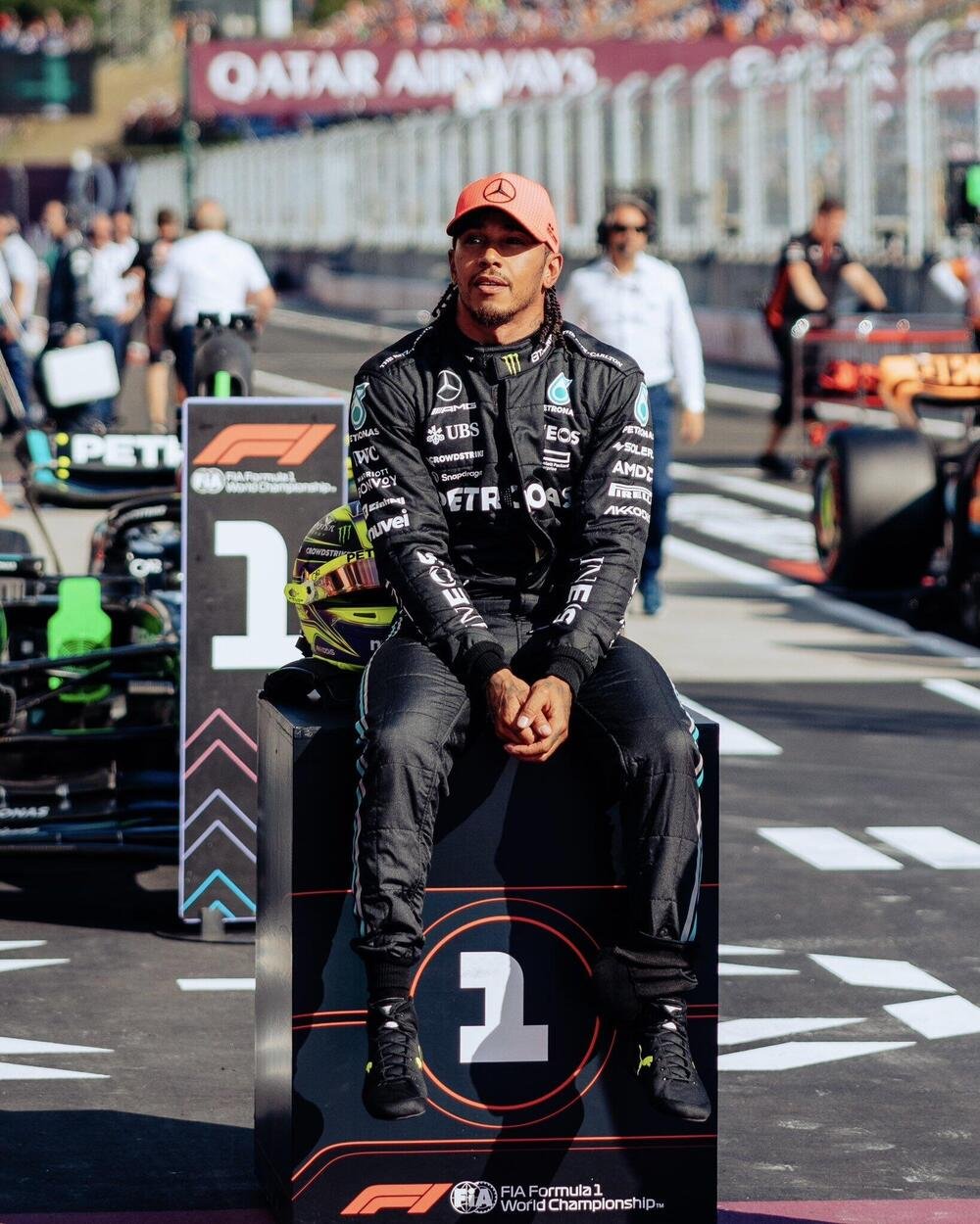 Quella colta in Ungheria &egrave; la pole position numero 104 in carriera per Lewis Hamilton