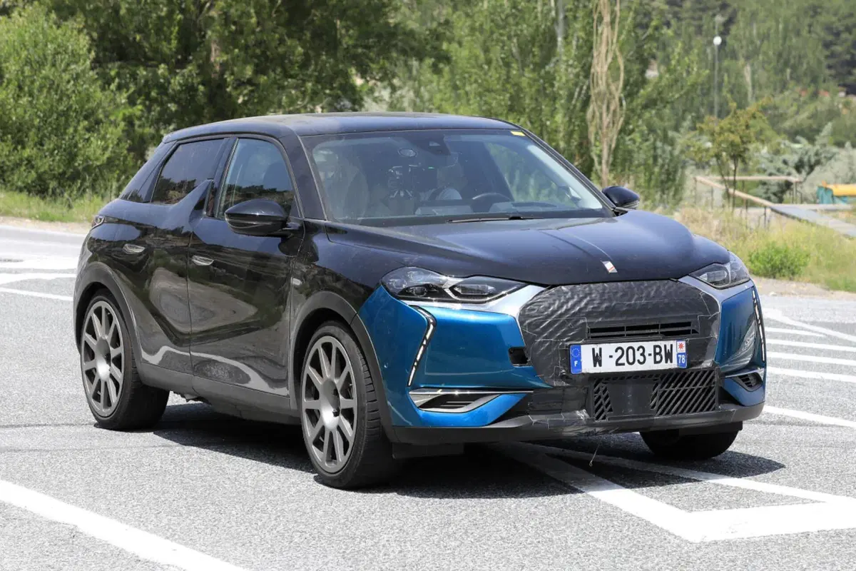 Nuova DS3 E-Tense “Sport”, l’elettrica arriva nel 2024 [Foto Spia] (3)