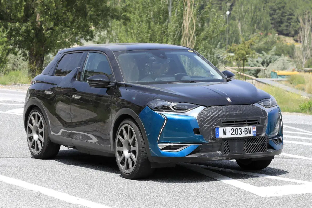 Nuova DS3 E-Tense “Sport”, l’elettrica arriva nel 2024 [Foto Spia] (7)