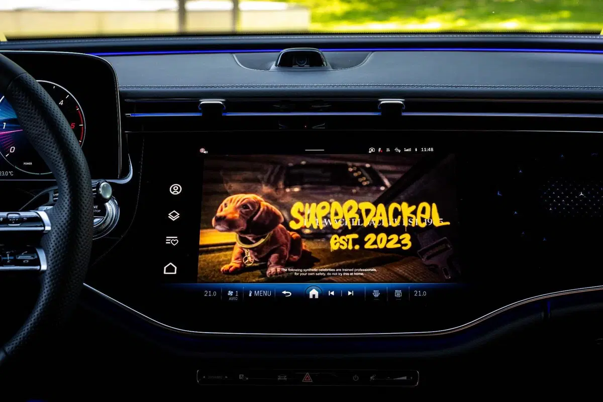 Mercedes Classe E 2023, non emoziona...ma tecnologia ed efficienza sono al top [Video] (13)
