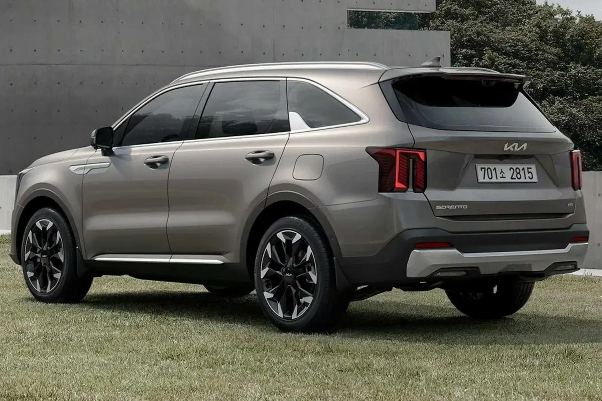 Kia Sorento 2024 facelift: nuovi interni e look più contemporaneo (2)