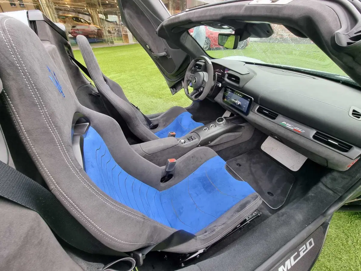 Alcantara al Goodwood Festival of Speed 2023: protagonista nei tessuti (4)