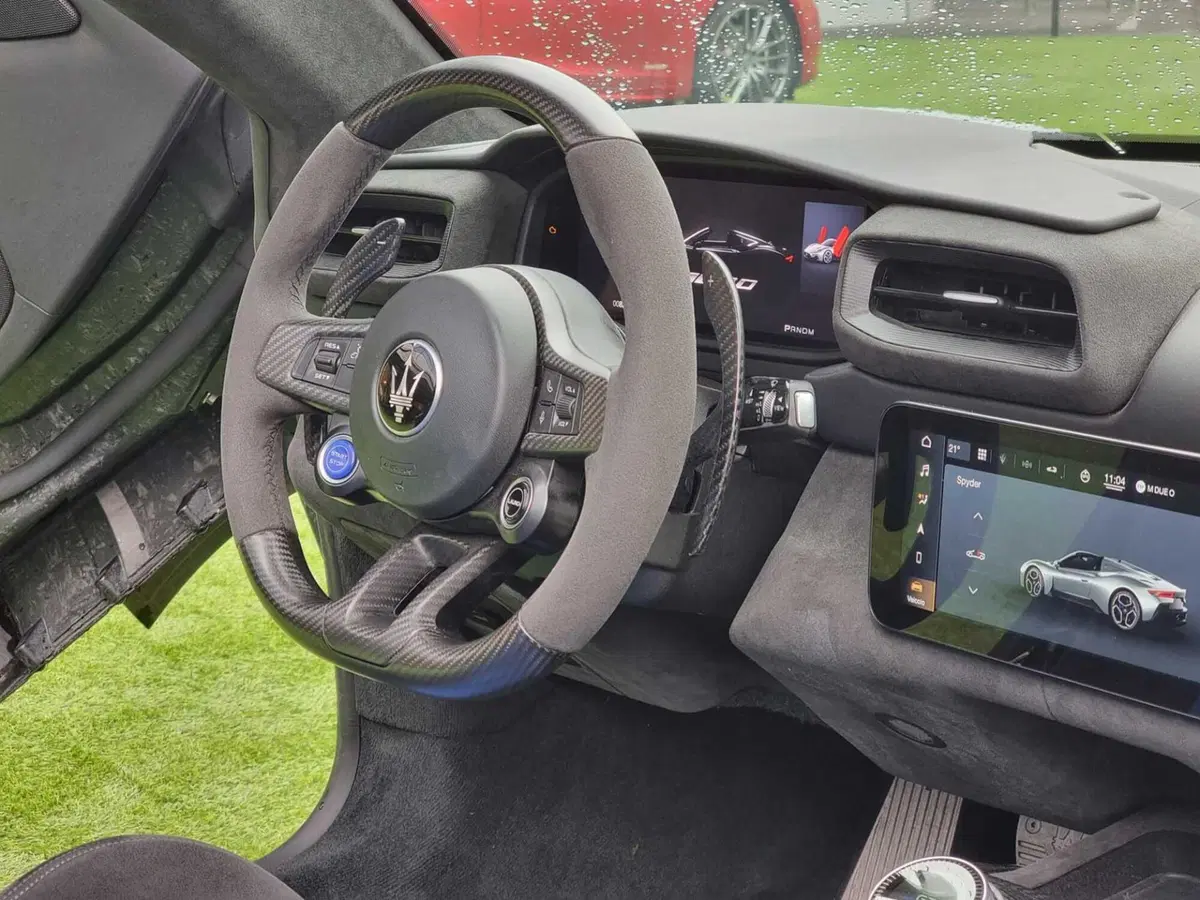 Alcantara al Goodwood Festival of Speed 2023: protagonista nei tessuti (5)