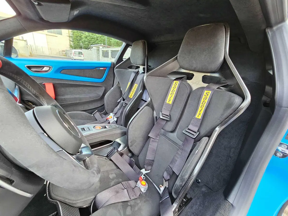 Alcantara al Goodwood Festival of Speed 2023: protagonista nei tessuti (9)