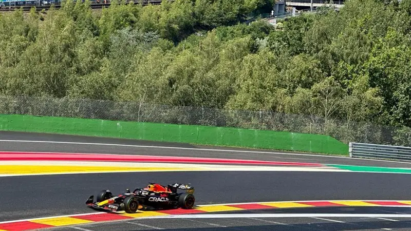 F1. Road To Spa: in viaggio verso il GP del Belgio sfidando la pioggia