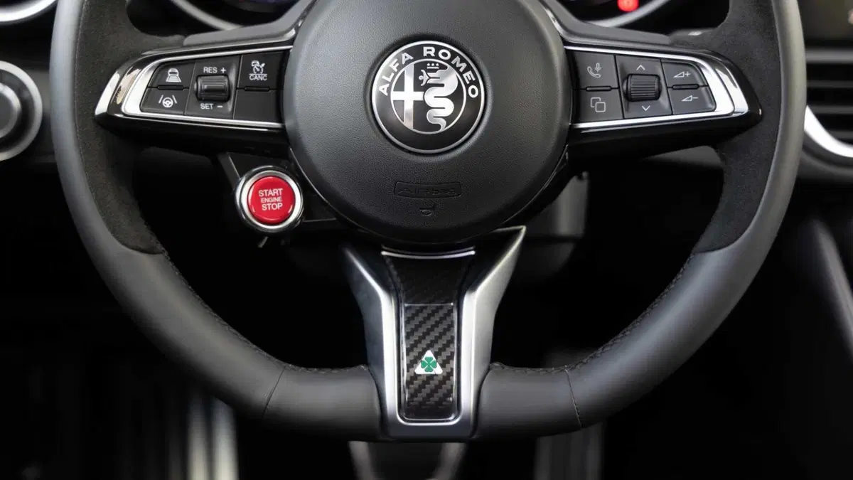 Alfa Romeo Giulia 2.9 T V6 AT8 Quadrifoglio (15)