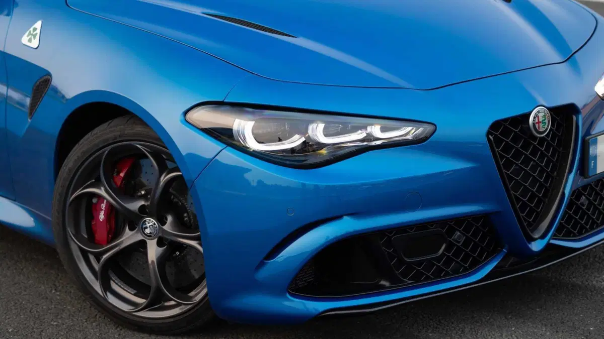 Alfa Romeo Giulia 2.9 T V6 AT8 Quadrifoglio (11)