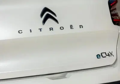 App per la ricarica: Citroen lancia e-ROUTES, ma sarà a pagamento