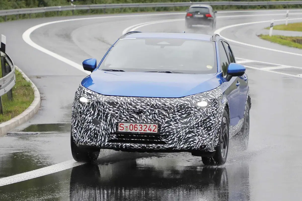 Nissan Qashqai 2024, ecco il nuovo facelift [Foto Spia] (2)