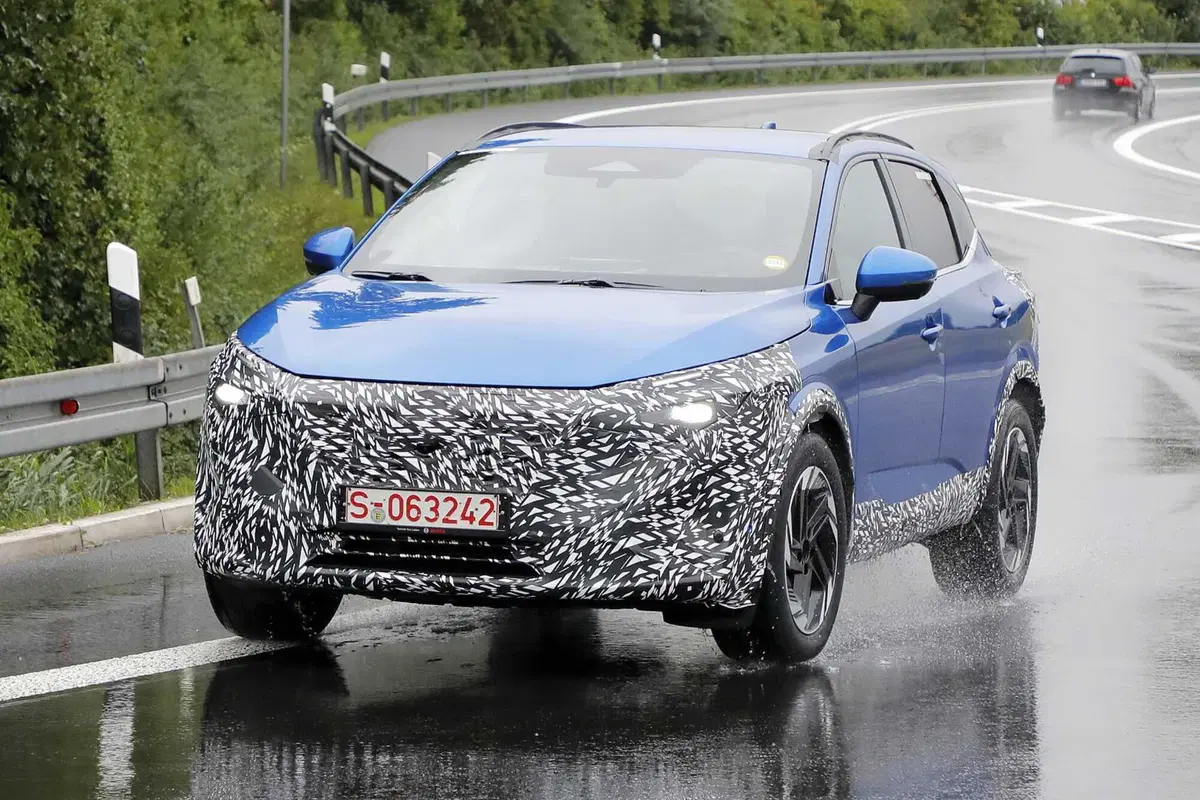 Nissan Qashqai 2024, ecco il nuovo facelift [Foto Spia] (3)