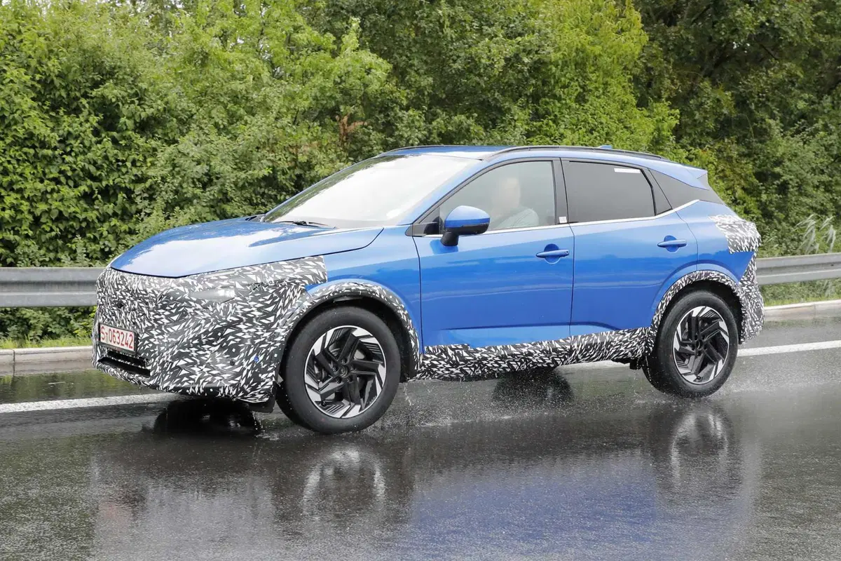 Nissan Qashqai 2024, ecco il nuovo facelift [Foto Spia] (6)