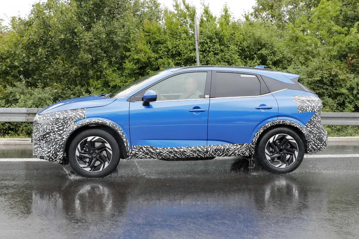 Nissan Qashqai 2024, ecco il nuovo facelift [Foto Spia] (7)