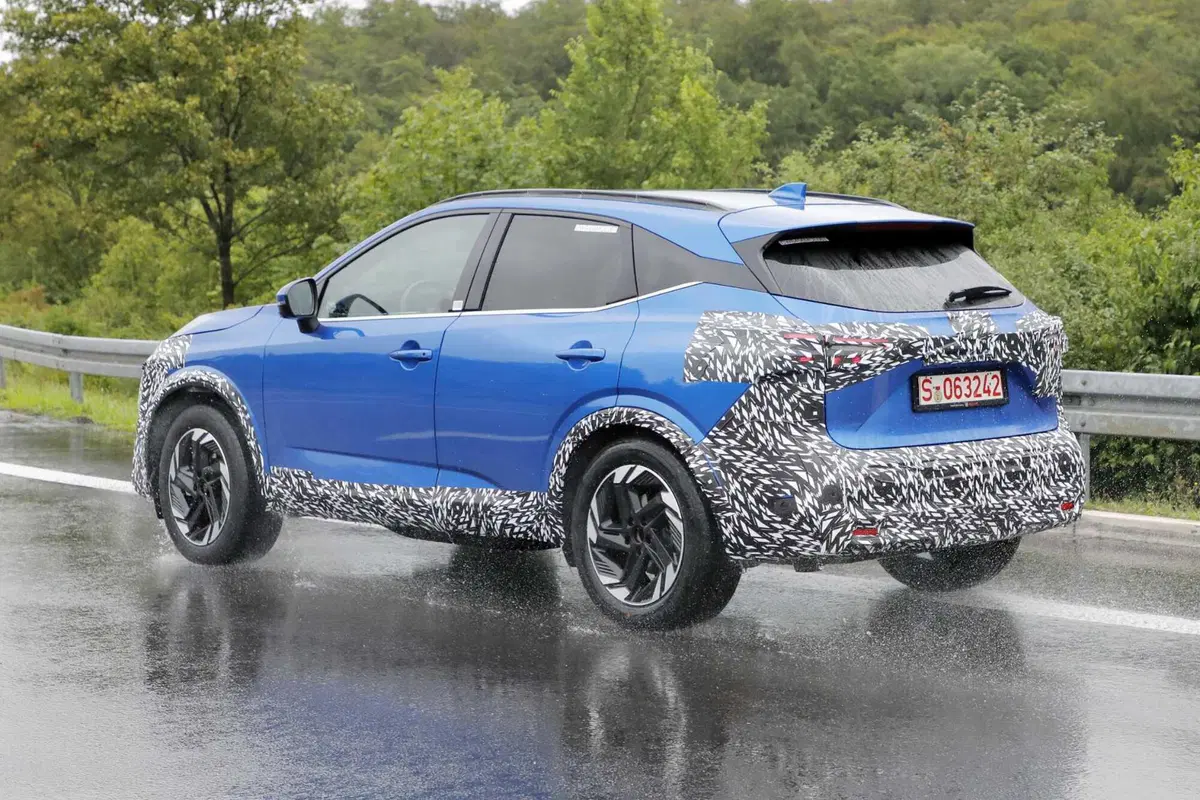Nissan Qashqai 2024, ecco il nuovo facelift [Foto Spia] (9)