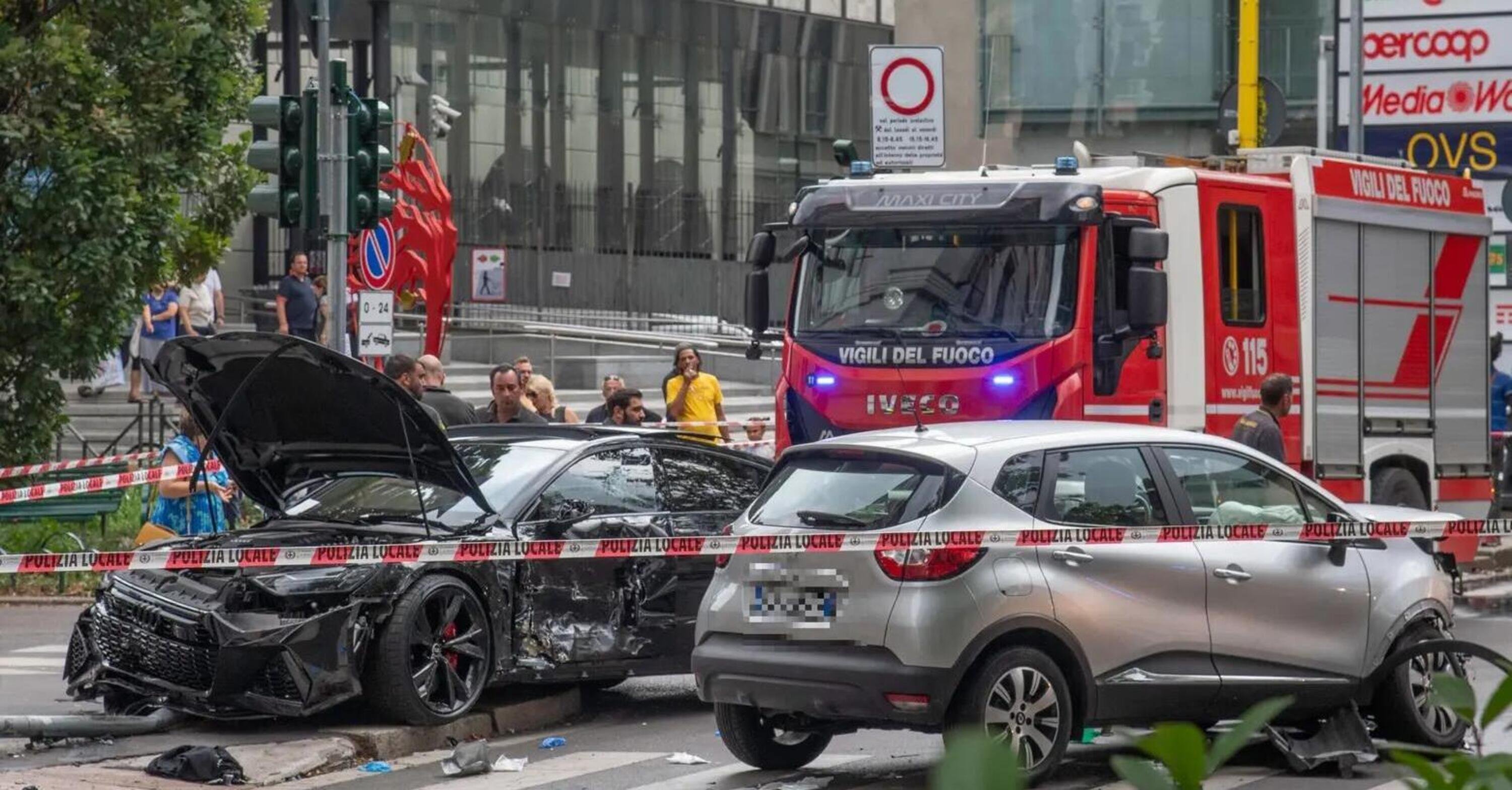 Morto il ragazzo investito a Milano sul marciapiede: inversione di marcia causa l&#039;incidente