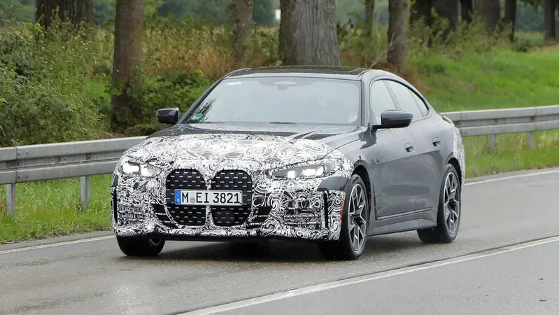 BMW Serie 4 Gran Coup&eacute;, ecco le foto spia del nuovo Facelift 2024