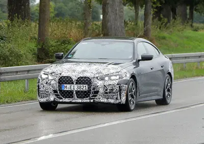 BMW Serie 4 Gran Coupé, ecco le foto spia del nuovo Facelift 2024