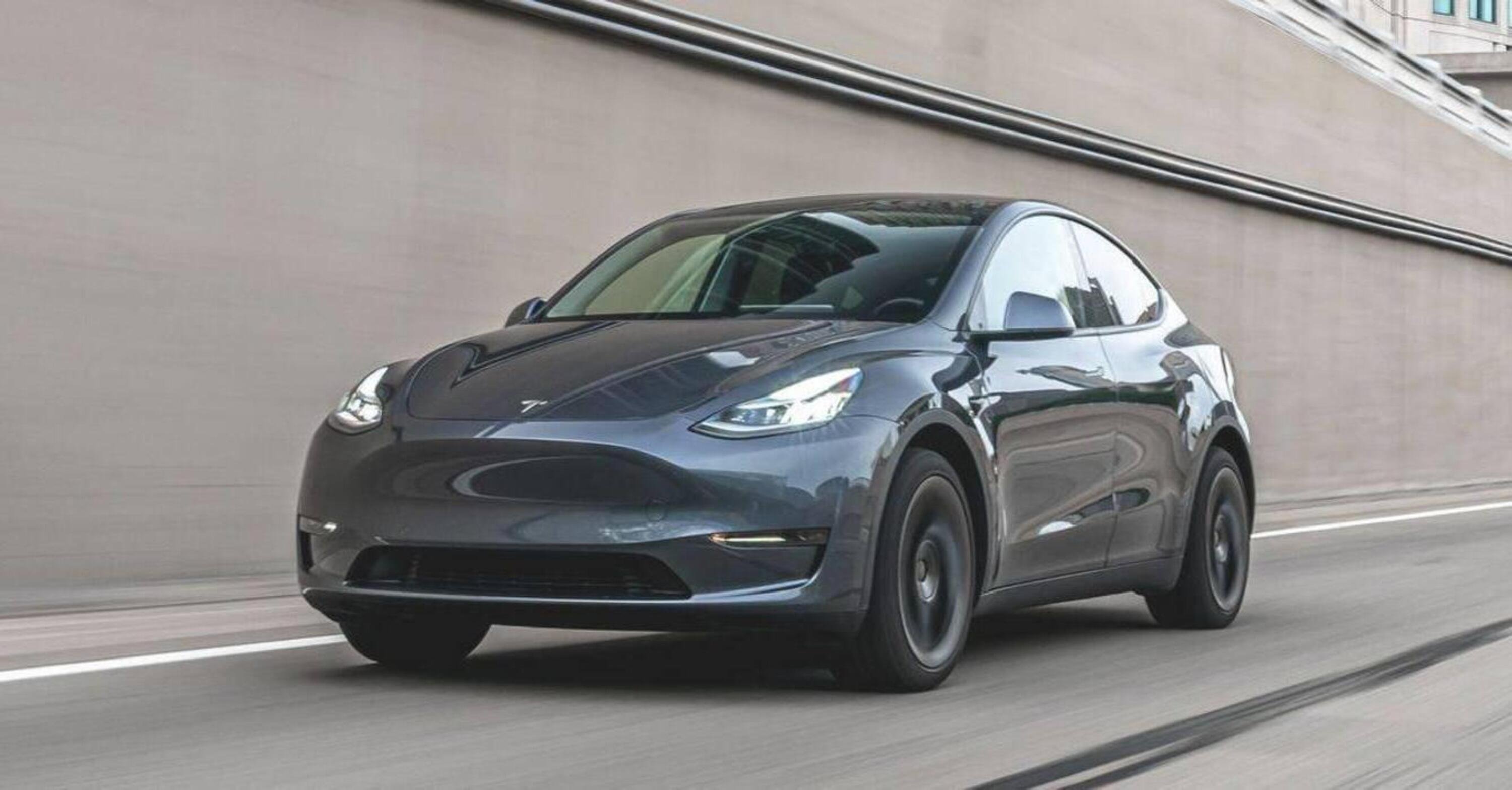 Tesla Model 3 e Model Y: possibili difetti allo sterzo, indagini in corso