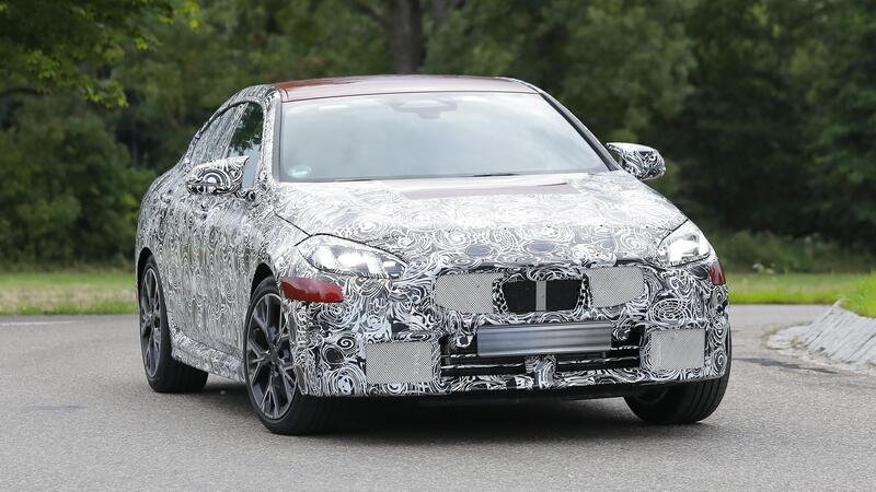 BMW Serie 2 Gran Coup&eacute;, il facelift arriva nel 2024 [Foto Spia]