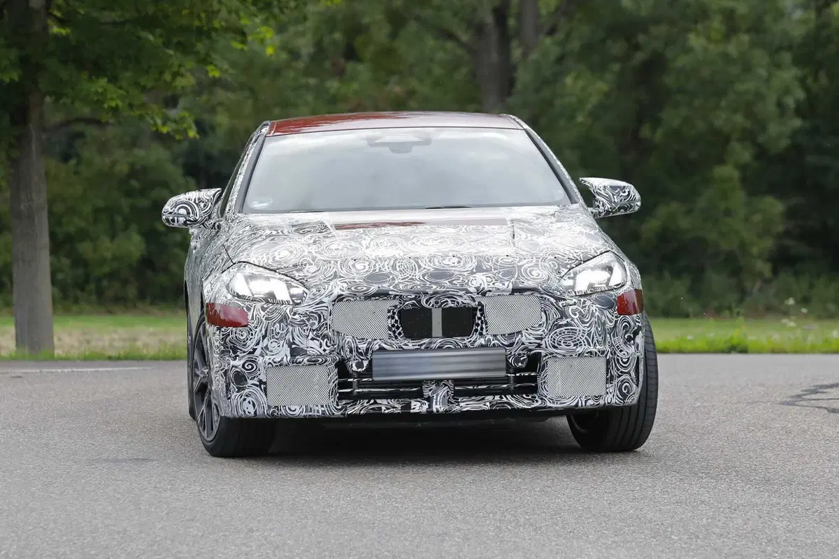 BMW Serie 2 Gran Coupé, il facelift arriva nel 2024 [Foto Spia] (2)