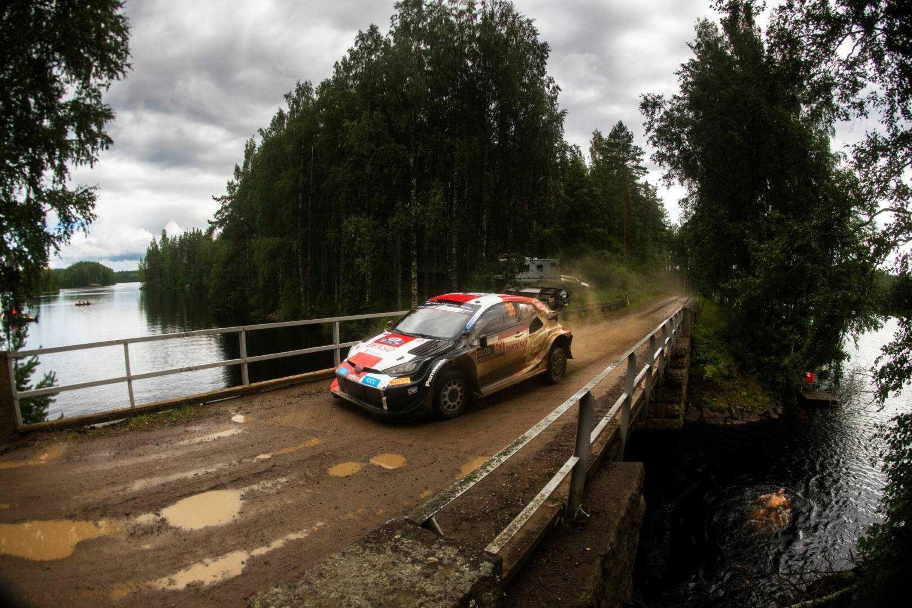 WRC23. Rally Finlandia D1. Rovanpera Out, Salgono Evans e Neuville