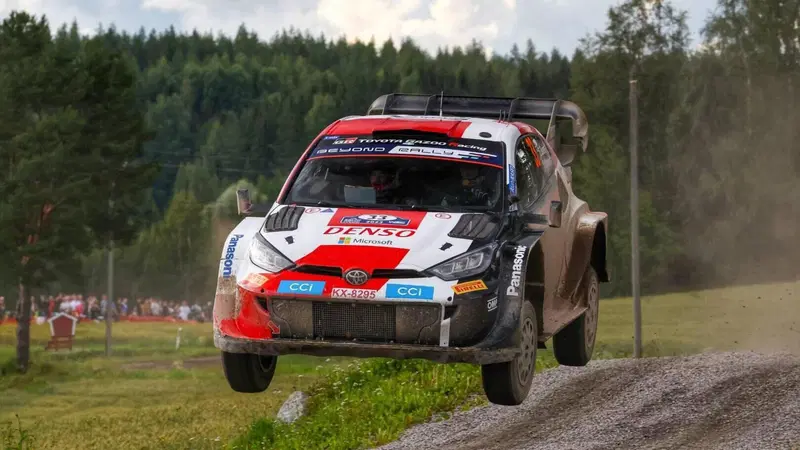 WRC23. Rally Finlandia D2. Evans Allontana Neuville
