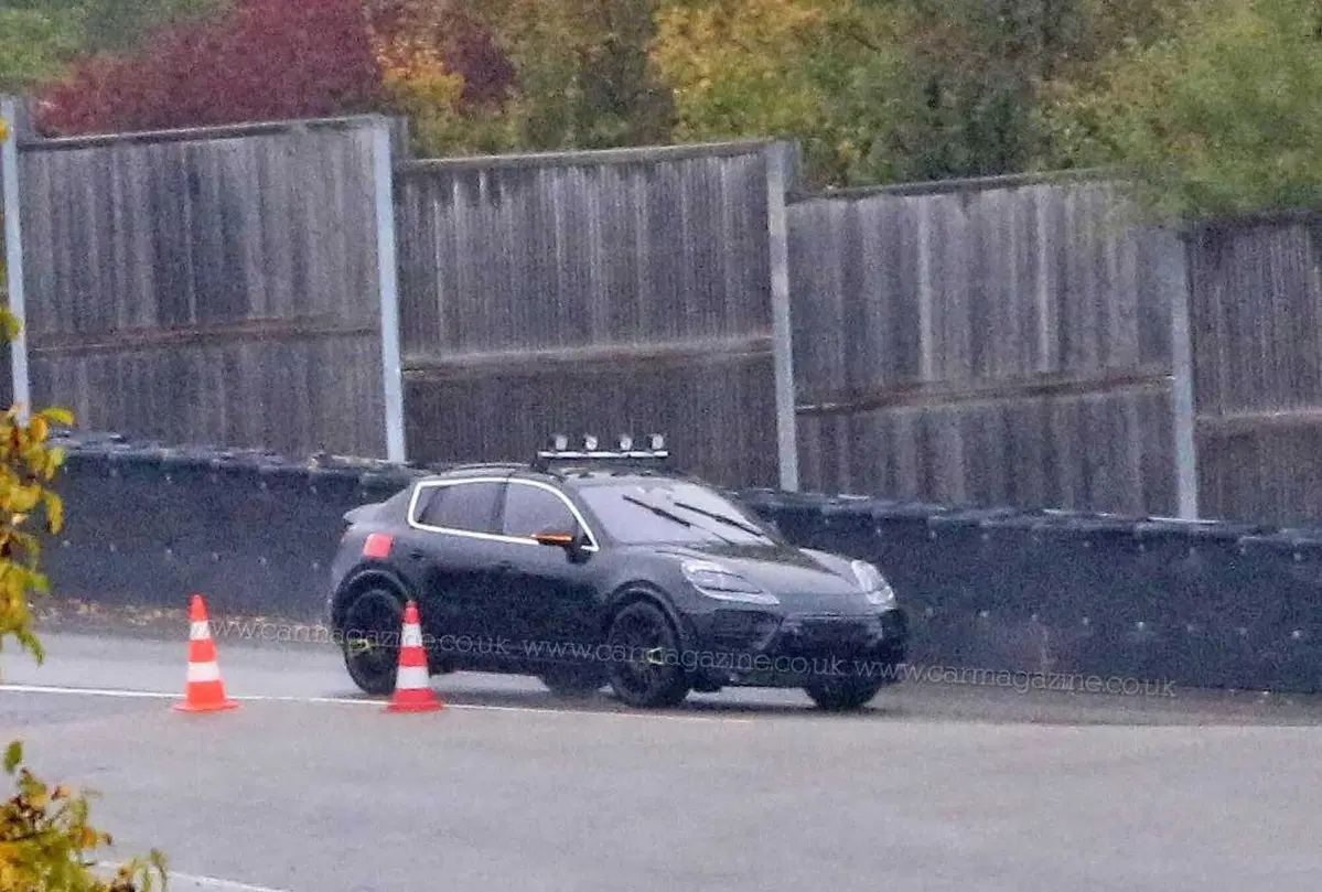 Porsche Macan Elettrica: eccola senza camuffamento [Foto Spia] (7)