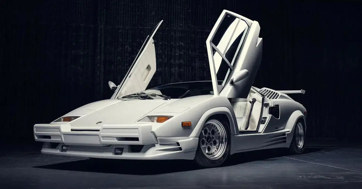 Lamborghini Countach all'asta: &egrave; quella di Di Caprio in The Wolf of Wall Street