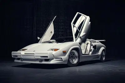 Lamborghini Countach all'asta: &egrave; quella di Di Caprio in The Wolf of Wall Street